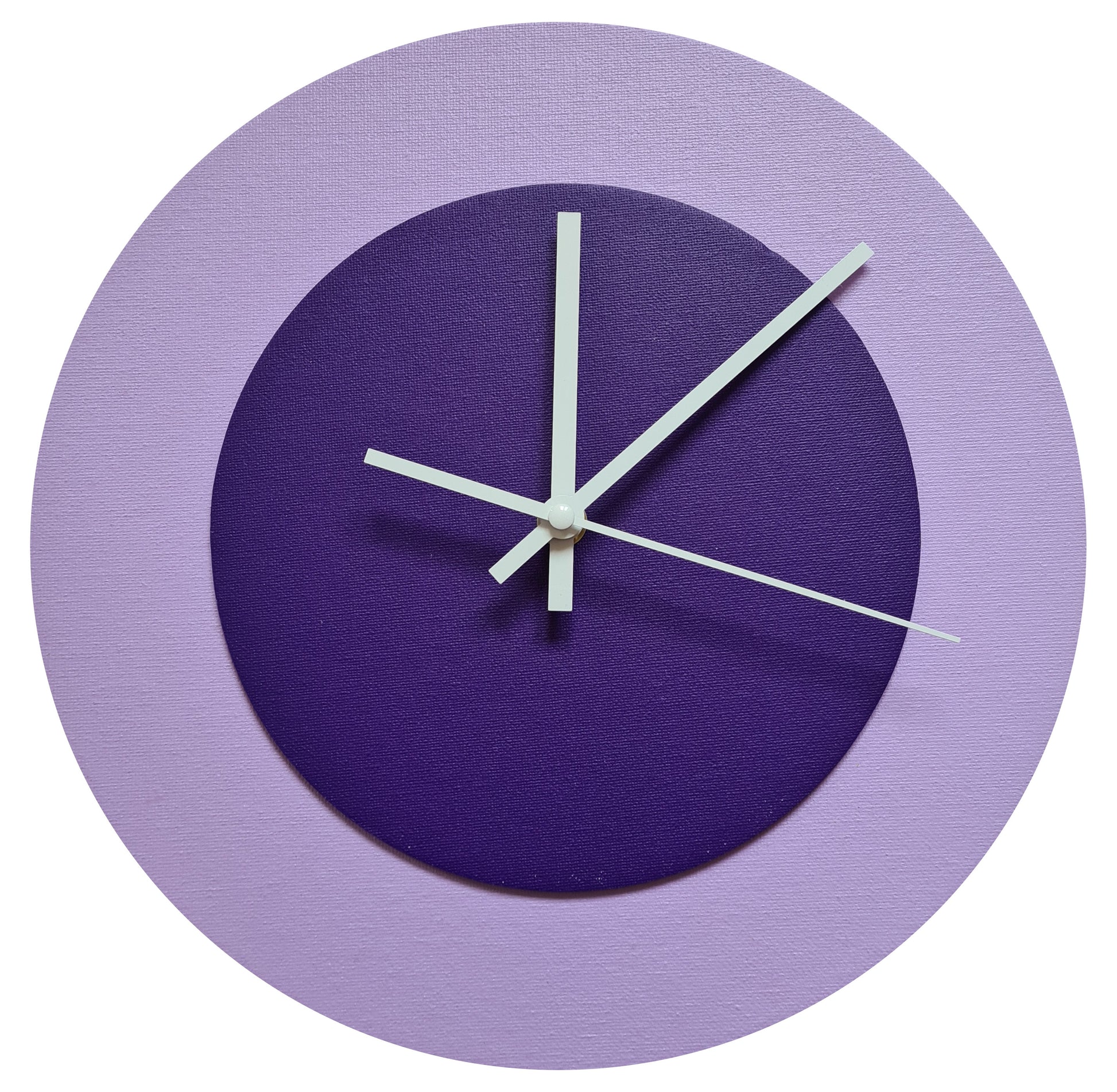 Pop Art Wanduhr Flieder  Lilafarben mit weißen Zeigern 30 cm rund
