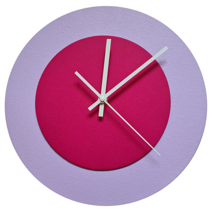 Pop Art Wanduhr Flieder  Magentafarben mit weißen Zeigern 30 cm rund
