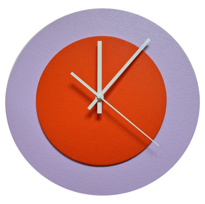 Pop Art Wanduhr Flieder  Orangefarben mit weißen Zeigern 30 cm rund
