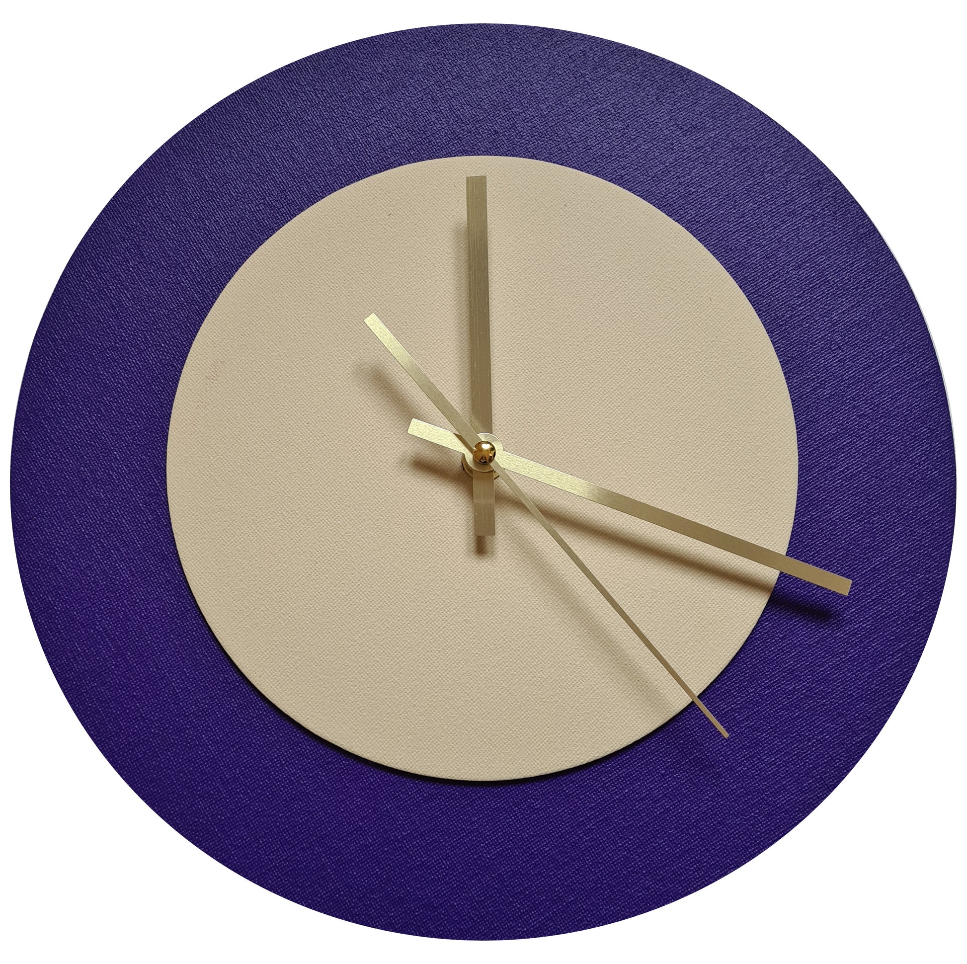 Pop Art Wanduhr Lila  Cremefarben mit goldenen Zeigern 30 cm rund

