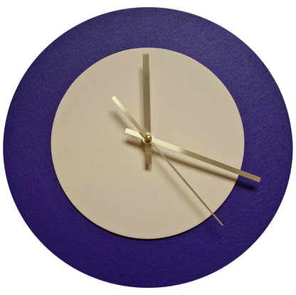 Pop Art Wanduhr Lila  Cremefarben mit goldenen Zeigern 30 cm rund
