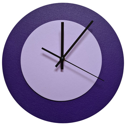 Pop Art Wanduhr Lila  Fliederfarben mit schwarzen Zeigern 30 cm rund
