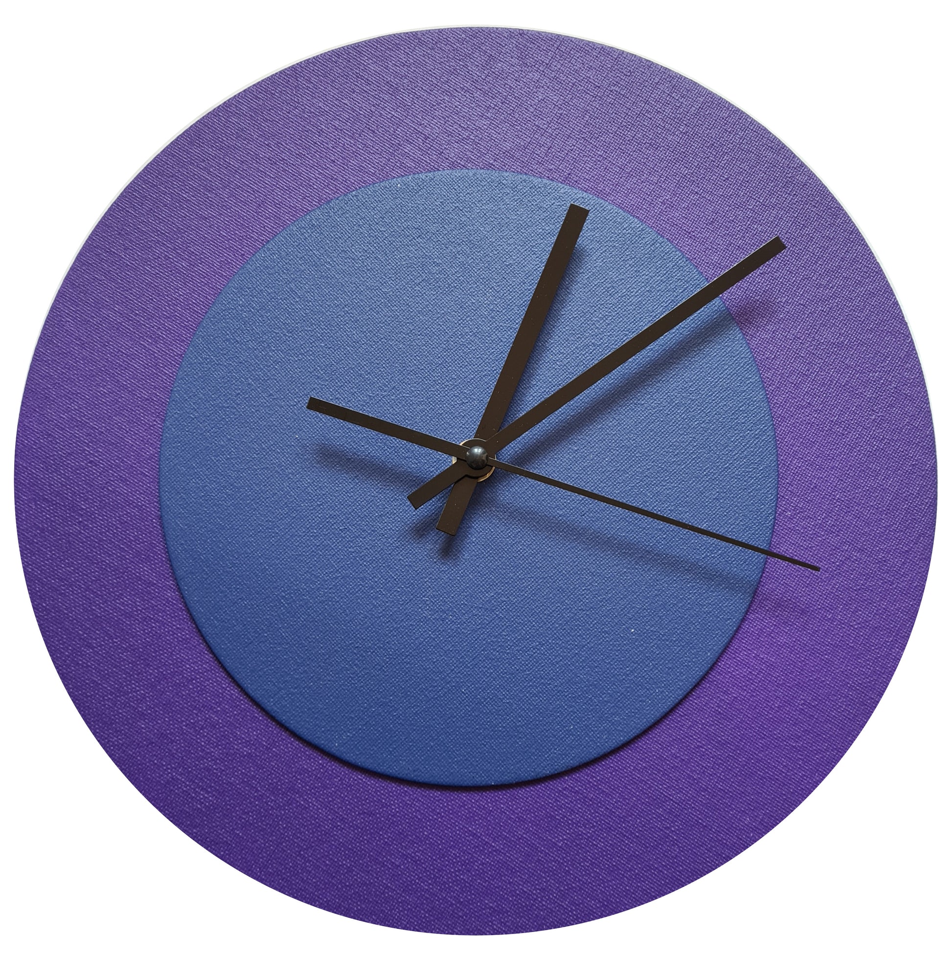Pop Art Wanduhr Lila  Dunkelblau mit schwarzen Zeigern 30 cm rund
