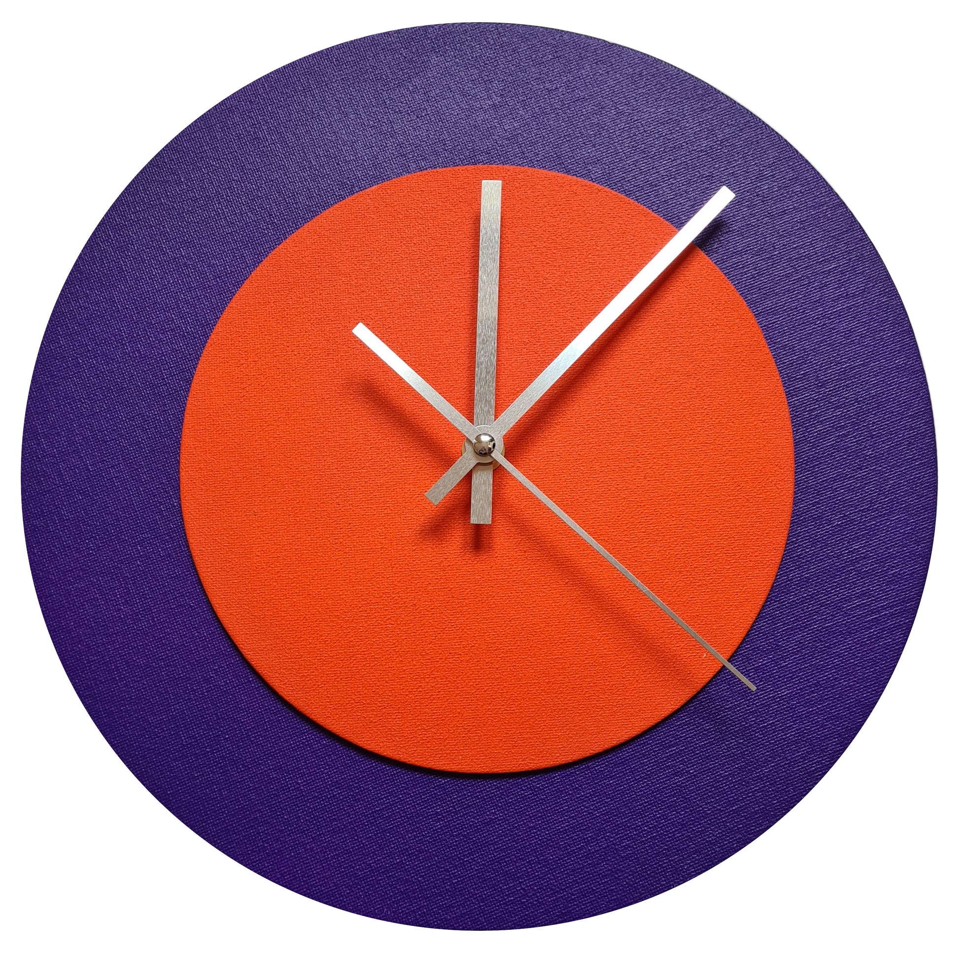 Pop Art Wanduhr Lila  Orangefarben mit silbernen Zeigern 30 cm rund
