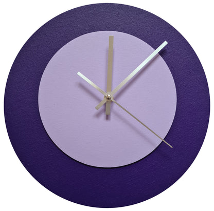 Pop Art Wanduhr Lila  Fliederfarben mit silbernen Zeigern 30 cm rund
