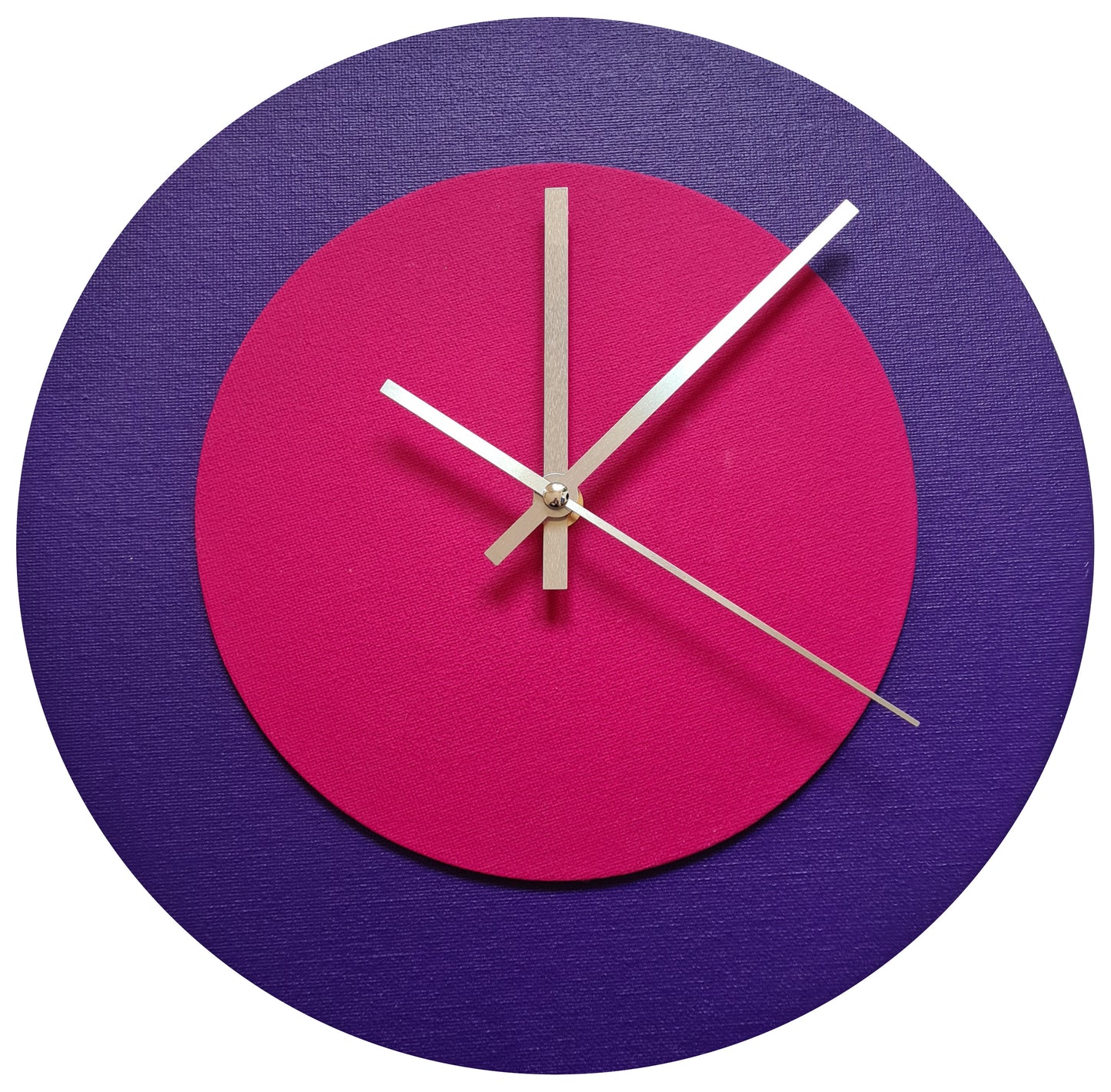 Pop Art Wanduhr Lila  Magentafarben mit silbernen Zeigern 30 cm rund
